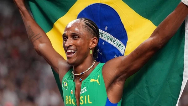Piu conquistou a medalha de prata nos 400m com barreira, no Mundial de Atletismo