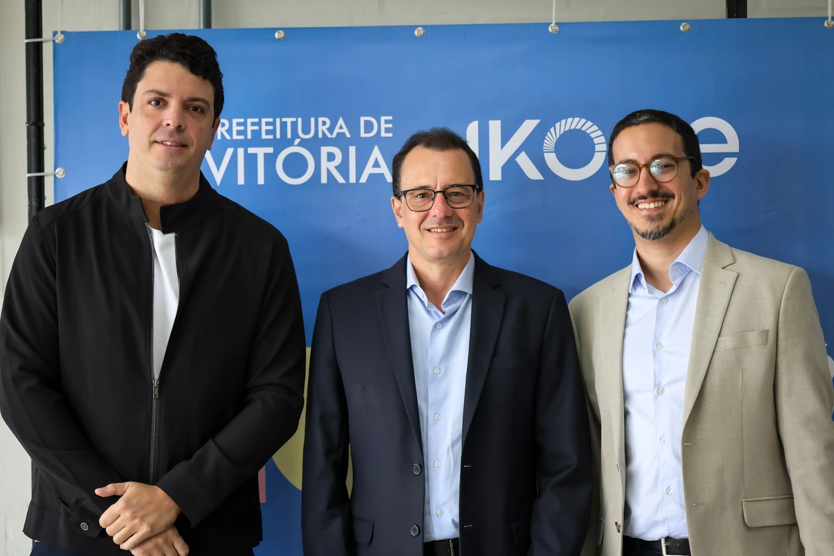 Tullio Ponzi , CEO da Ikone, Regis Mattos, Secretário de Planejamento de Vitória , e Caio Scheidegger, diretor do LUV, durante evento de lançamento do edital, na última terça (16)