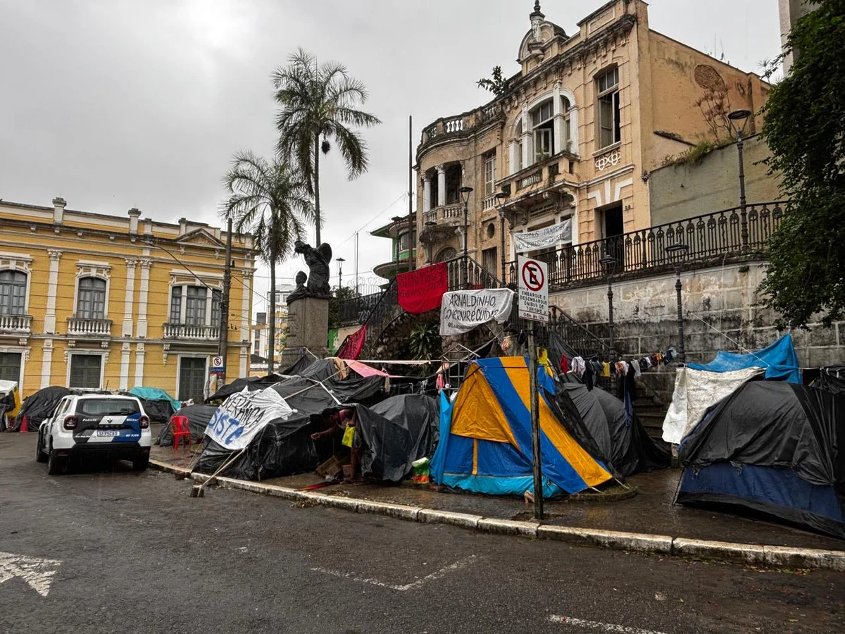 Acampamento montado nas imediações do Palácio Anchieta, no Centro de Vitória, pela ocupação de Vila Esperança