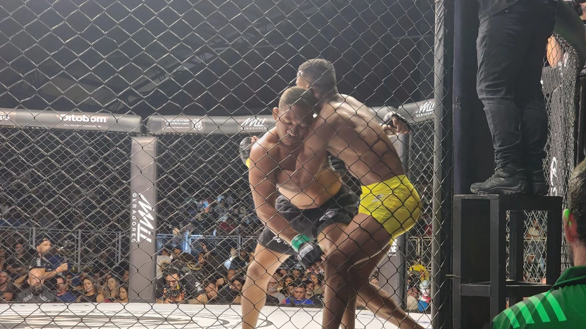 Frank Bispo, de preto x Luiz Henrique, de amarelo