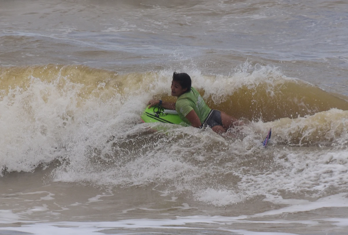 Luna Hardman ganha Mundial de Bodyboarding  em Jacaraípe, Serra por Carlos Alberto Silva