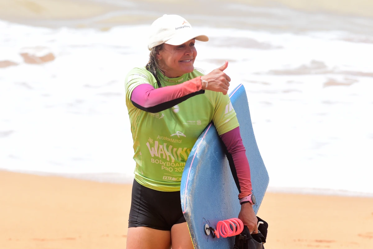 Neymara Carvalho no  Mundial de Bodyboarding  em Jacaraípe, Serra por Carlos Alberto Silva