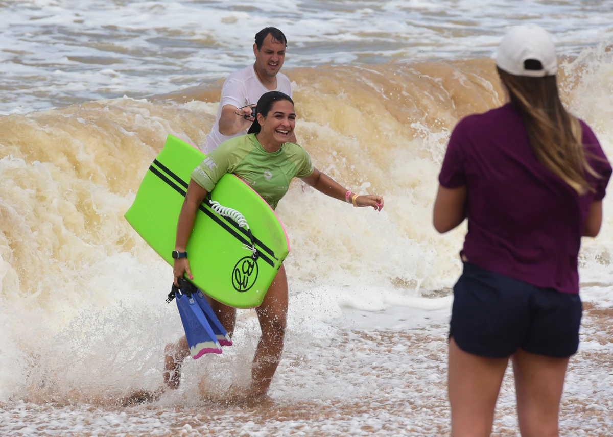 Luna Hardman ganha Mundial de Bodyboarding  em Jacaraípe, Serra por Carlos Alberto Silva