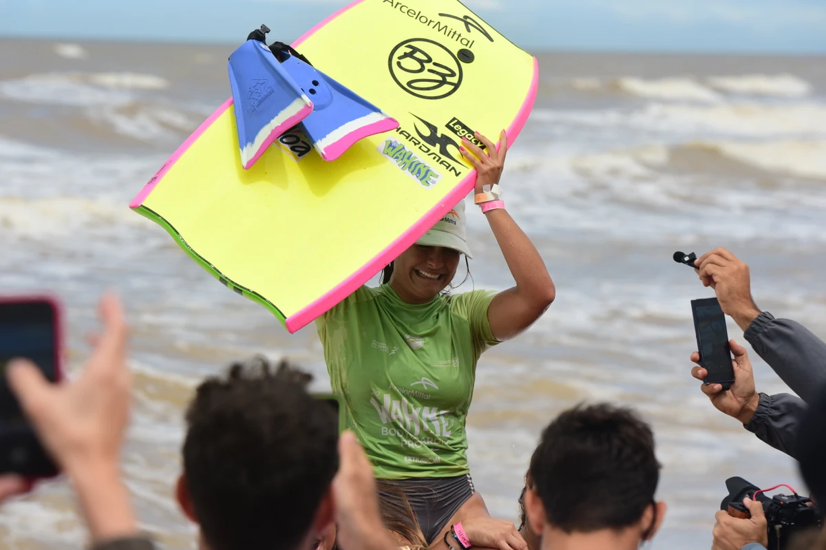 Luna Hardman ganha Mundial de Bodyboarding  em Jacaraípe, Serra por Carlos Alberto Silva