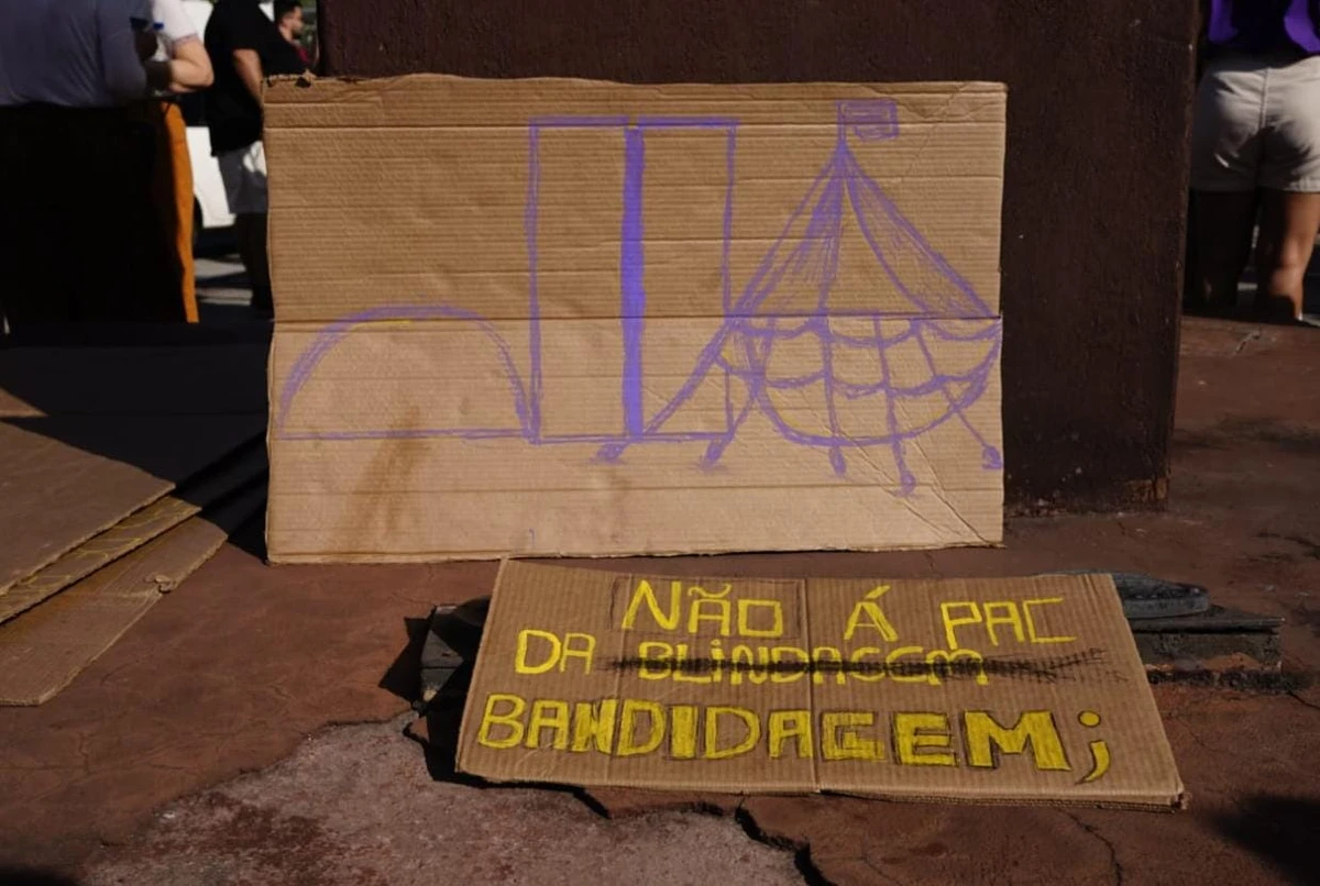 Ato contra a chamada 'PEC da blindagem' e ao projeto de lei que prevê anistia aos envolvidos no 8 de janeiro acontece neste domingo (21) em Vitória por Fernando Madeira 