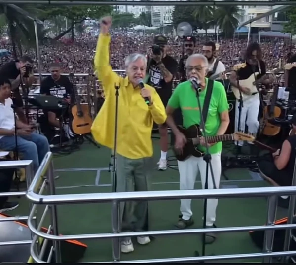 Caetano Veloso e Gilberto Gil em ato contra a PEC da Impunidade em Copacabana