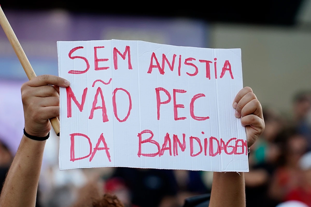 Protesto contra anistia e PEC da blindagem