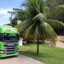 Marca Ambiental já tem dois caminhões movidos a biometano para transporte de lixo e mira chegar a 20 novos veículos até o final de 2026