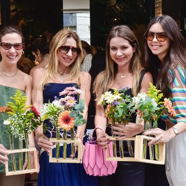 Imagem - Ana Luiza Azevedo e Dani Barreto recebem amigas para celebrar a primavera