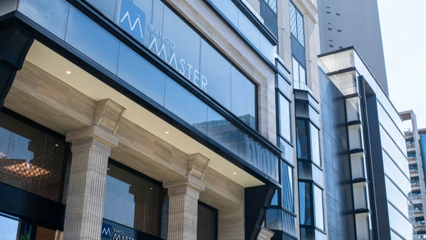 Episódio expõe falhas de supervisão, governança e transparência, além de reforça a urgência de preparar o país para modernizar  um sistema bancário em transformação