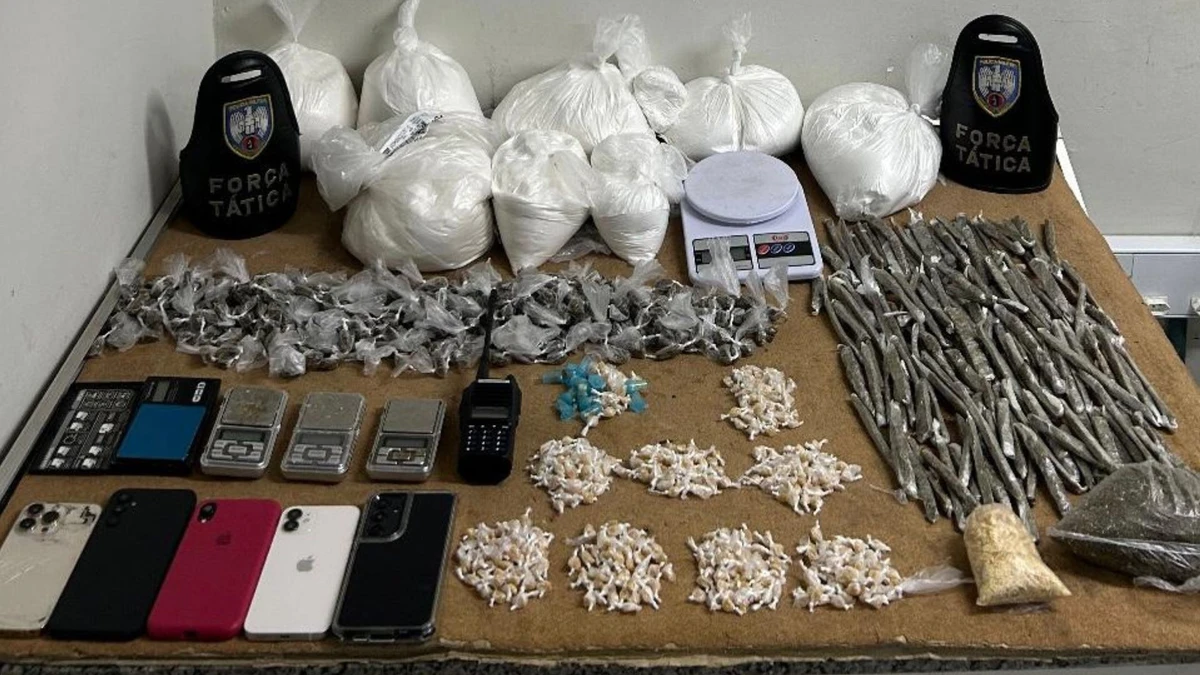 Materiais encontrados na casa do suspeito de estuprar a filha por dois anos seguidos 