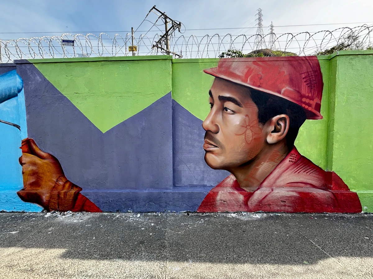 EDP faz mensagens de segurança no muro da substação de distribuição de energia em bento Ferreira, Vitória por Carlos Alberto Silva