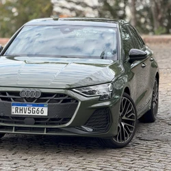 O modelo foi avaliado na versão Performance Black, com preço de R$ 344.990, em uso urbano e rodoviário no Estado do Rio de Janeiro
