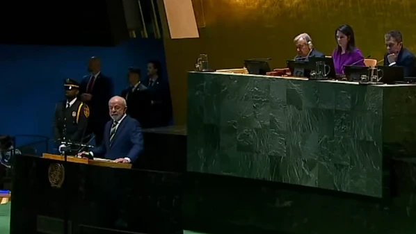 Segundo o presidente, "ali, estão enterradas dezenas de milhares de mulheres e crianças inocentes. Ali também estão sepultados o direito internacional humanitário"