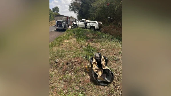 Cinco pessoas estavam no carro. A criança de 2 anos não resistiu aos ferimentos e morreu no local. A condutora, de 30 anos, outras duas passageiras de 33 e 50 anos e uma criança de 5 anos foram socorridas em estado grave e levadas para o Hospital