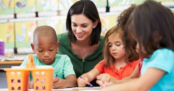 É um sinal positivo ver cada vez mais homens se manifestando nas redes sociais, participando de campanhas, gravando vídeos e dizendo claramente que a violência contra mulheres não pode ser tolerada