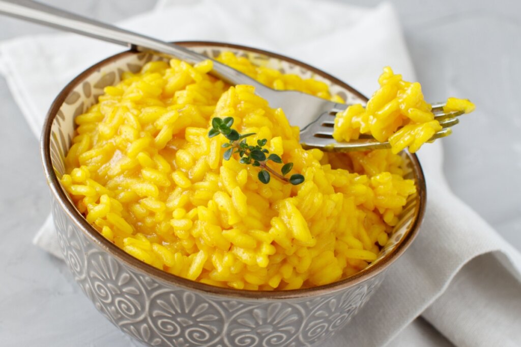 Risoto de cúrcuma cremoso (Imagem: Katrinshine | Shutterstock)