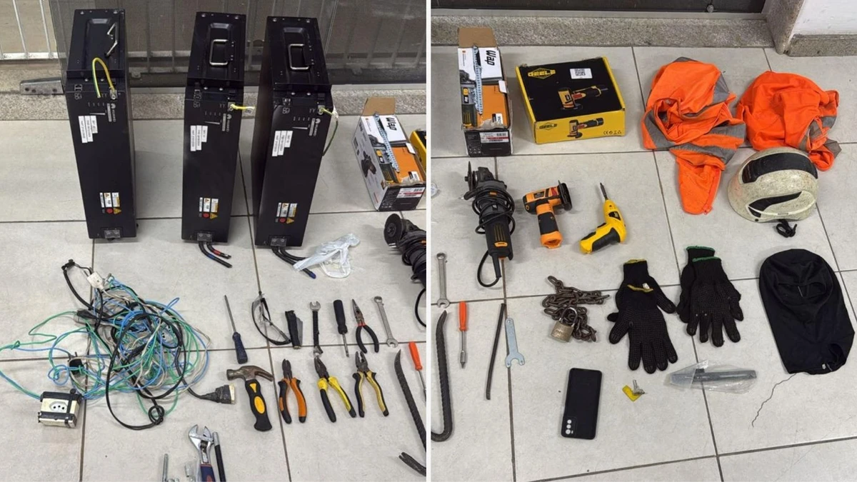 Materiais apreendidos com suspeito de ser um dos  principais ladrões de baterias de lítio de sites de operadoras de telecomunicações no Espírito Santo