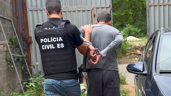 Segundo o delegado Leandro Sperandio, o homem confessou o crime; o cofre do estabelecimento foi arrombado e todo o material contido nele levado