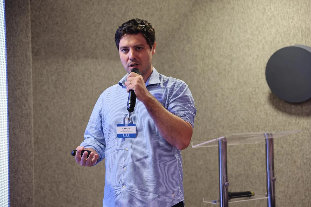 Arquiteto e CEO da Calmon Arquitetura, Carlos Eduardo Calmon Nogueira da Gama