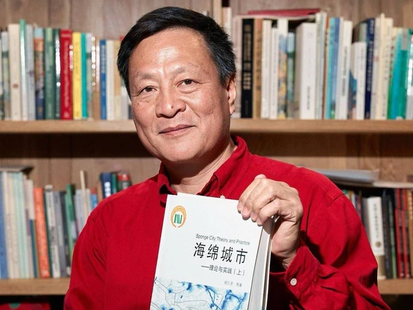 O arquiteto chinês Kongjian Yu está entre as vítimas da queda da aeronave no Mato Grosso do Sul