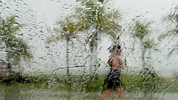 Instituto Nacional de Meteorologia (Inmet) emitiu cinco alertas de ventos costeiros, chuvas intensas e tempestade até domingo (9) para todo o Estado