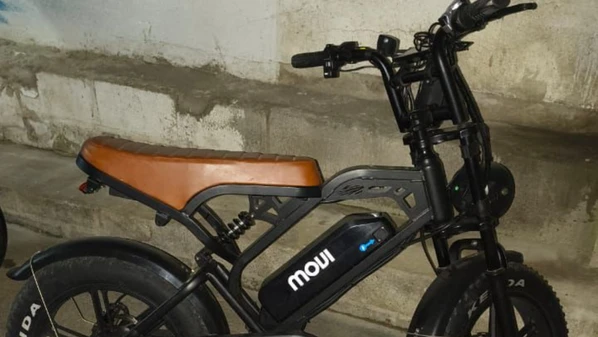 Rapaz de 22 anos usava dados de terceiros obtidos em grupos de WhatsApp para realizar compras fraudulentas; ao menos duas bicicletas elétricas foram adquiridas de forma irregular.