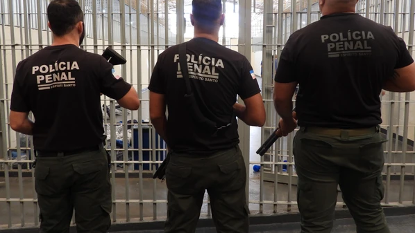 Ao se apresentar no local do teste, é necessário apresentar documento oficial de identificação com foto, o termo de responsabilidade e triagem e o atestado médico