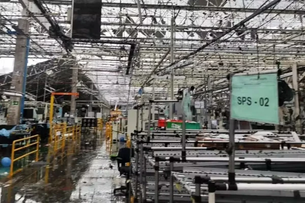 Fábrica da Toyota inundada, em Porto Feliz (SP)