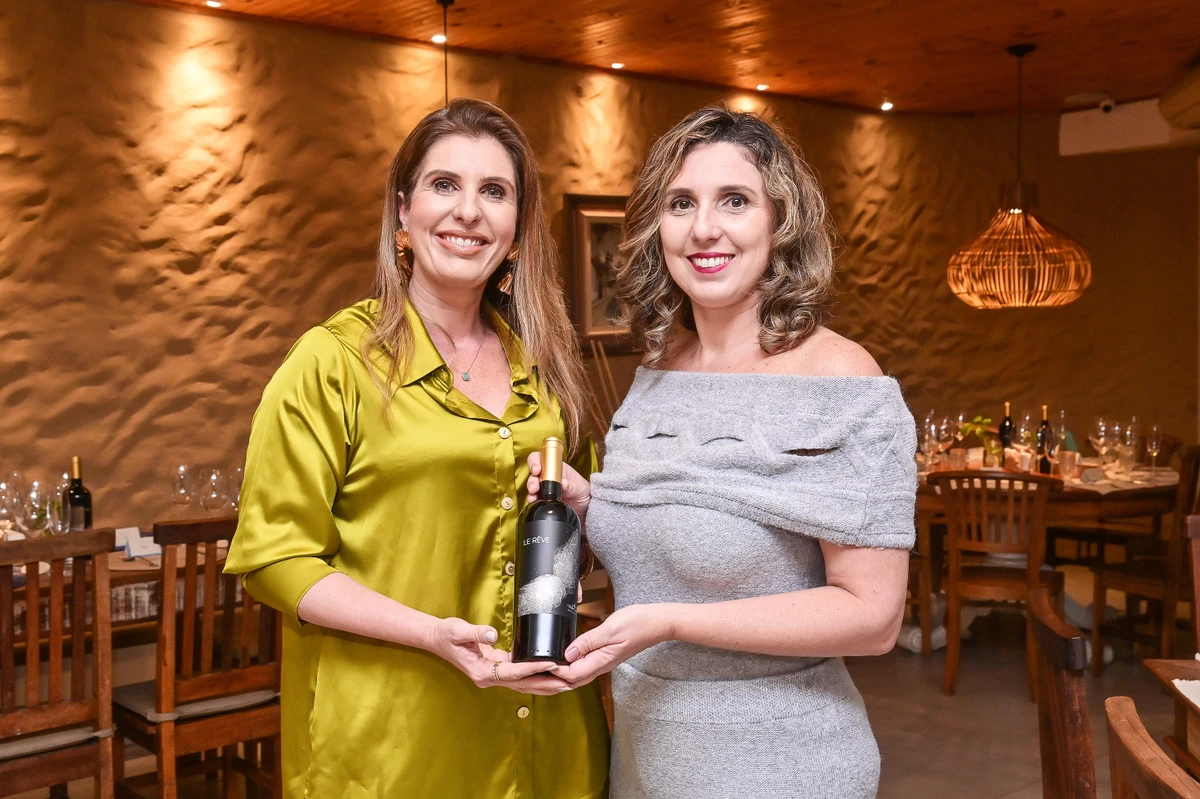 Tatiana Puppim e Roberta Girelli apresentam o Le Reve em Vitória 