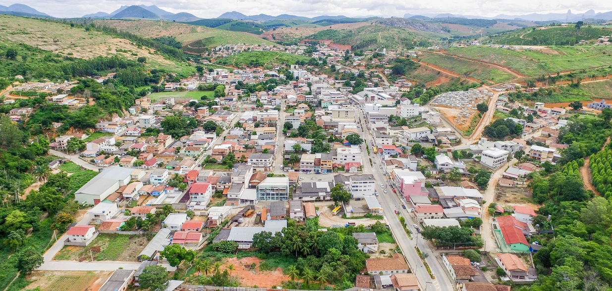 Já a Justiça determinou medidas protetivas e proibiu aproximação entre os parlamentares; parlamentar não foi encontrado para comentar o caso