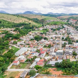 Já a Justiça determinou medidas protetivas e proibiu aproximação entre os parlamentares; parlamentar não foi encontrado para comentar o caso
