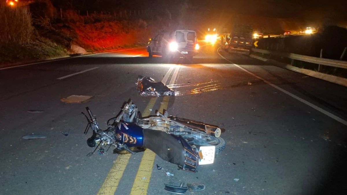 Motociclista morre em colisão com caminhão em Colatina