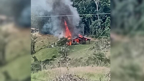 Imóvel fica localizado na região do Caravaggio. Apesar do susto, não houve registro de feridos.