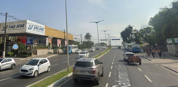 Acidente foi registrado na madrugada na Avenida Saturnino de Brito