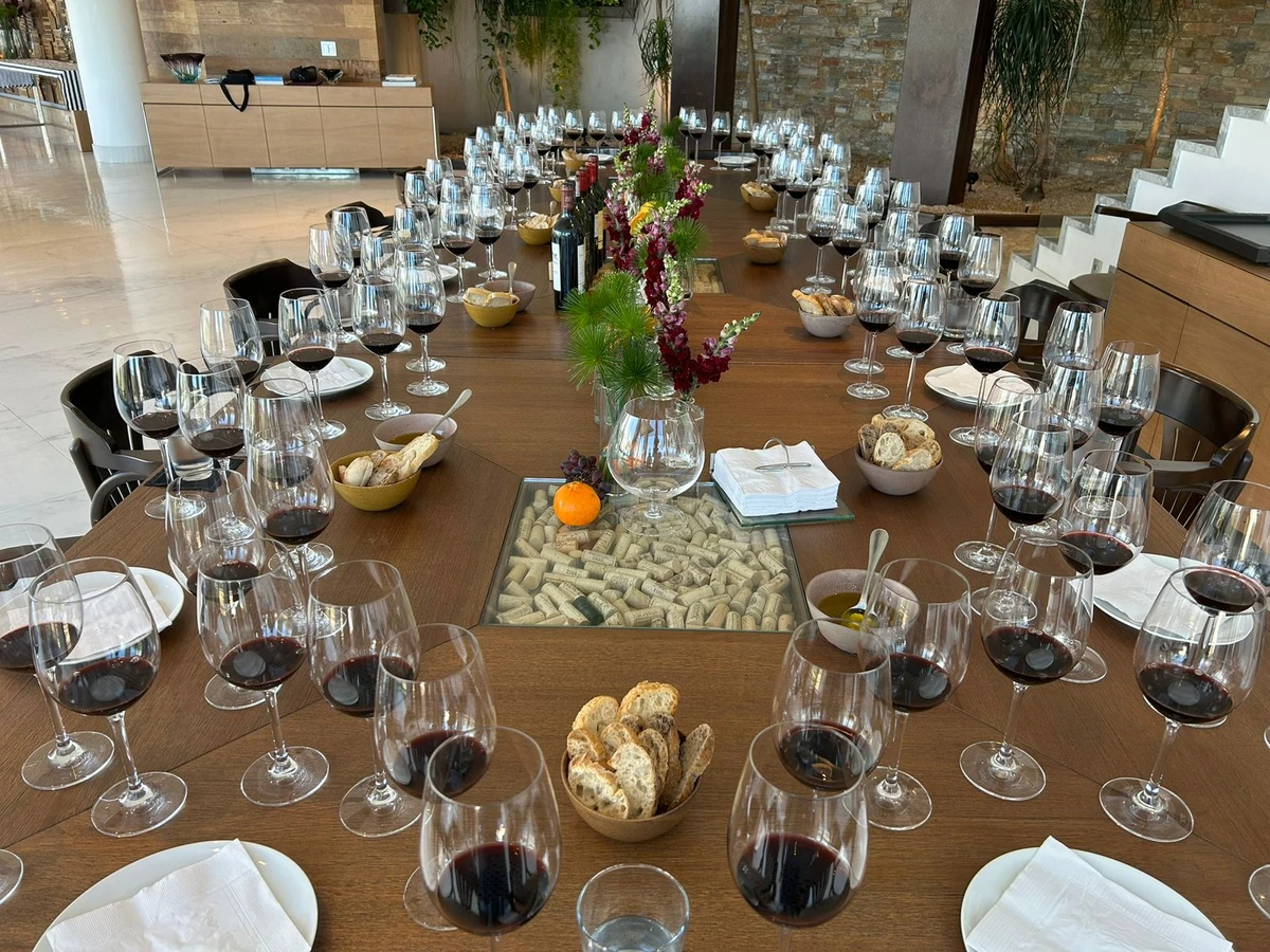 Convivi recebe Roberto Serpa