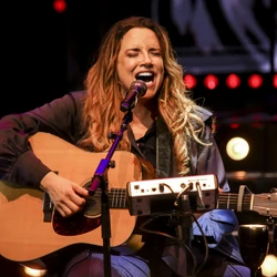 Cantora Ana Carolina