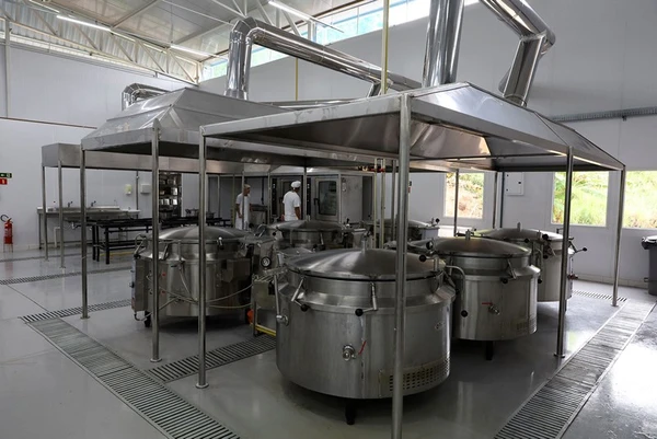 Cozinha interna no Complexo de Viana