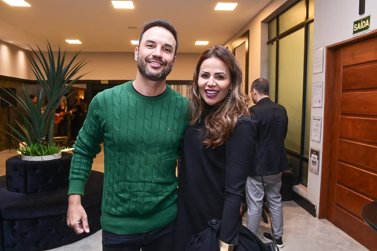 Márcio Dias Junior e Viviane Anselmé