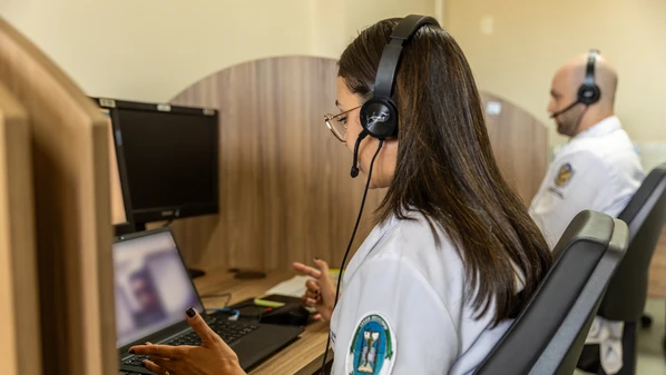 O esforço vai muito além da entrega de prédios. Para que o sistema funcione com vitalidade, reforçamos as equipes: mais de 3.250 profissionais foram nomeados, por meio de concursos e processos seletivos