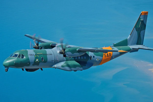 O Airbus SC-105 Persuader da FAB auxilia nas buscas pelos desaparecidos desde segunda (29)