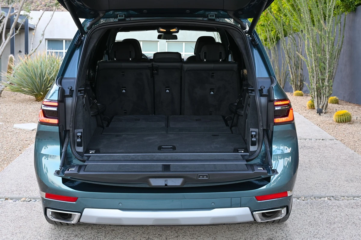 BMW X7 surge com nova versão