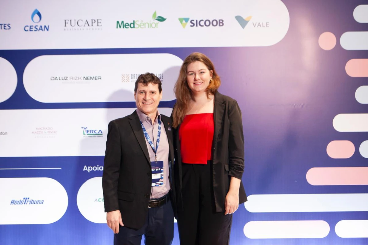 Alecsandro Casassi e Mariana Simon