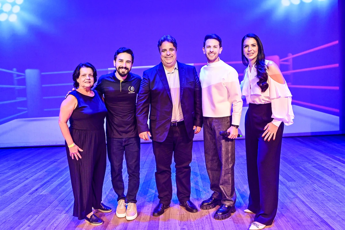  Dolores Zamperlini, Lucas Lima, Elido Emmerich, Fabiano Azevedo e Mônica Porto.