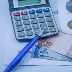 Confira perguntas e respostas sobre como ficam os salários a partir de 2026 quando entrar em vigor a isenção para quem ganha até R$ 5 mil