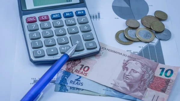 Alíquota mínima de 10% para alta renda e tributação sobre dividendos exigem planejamento imediato; veja como se proteger antes de nova regra valer e o que muda a partir de 2026