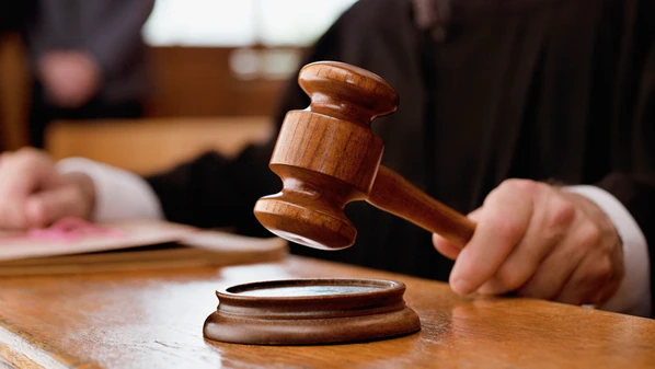 Diferentemente de países como o Reino Unido ou a Alemanha, que oferece redução de dois terços das custas judiciais em caso de acordo, o Brasil optou por uma obrigatoriedade formal desprovida de incentivos econômicos reais