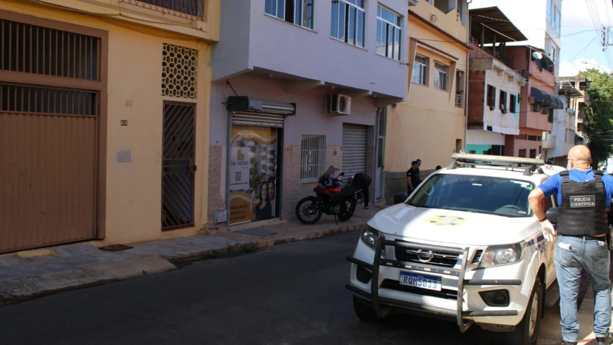 Depósito que vendia bebidas falsificadas pela internet é flagrado no Sul do ES por Divulgação/Polícia Civil