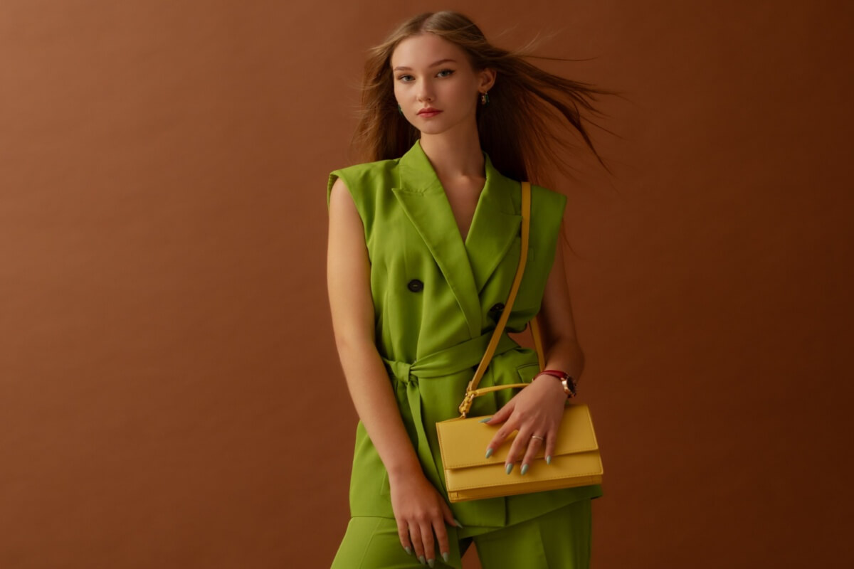 Tendências apresentadas na Semana de Moda em Milão podem ganhar espaço em looks do dia a dia (Imagem: Victoria Fox | Shutterstock)