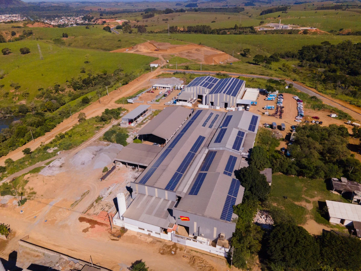 Fábrica do Grupo Lamoia